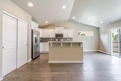 20380 SE Lois Way, Bend, OR 97702 - Photo 13