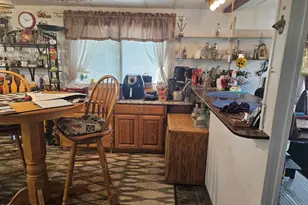 380 W Gregory Rd, Central Point, OR 97502 - Photo 5