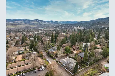 369 Alta Avenue, Ashland, OR 97520 - Photo 3