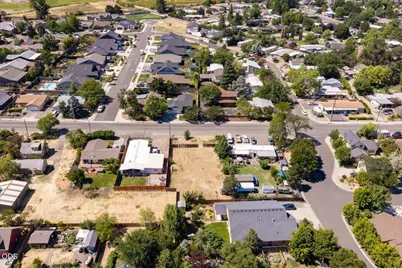 1019 Talent Avenue, Talent, OR 97540 - Photo 7
