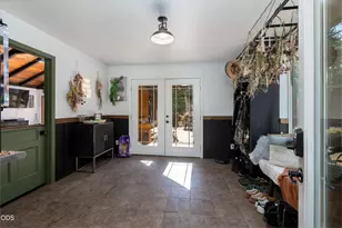 555 Ewe Creek Rd, Grants Pass, OR 97526 - Photo 17