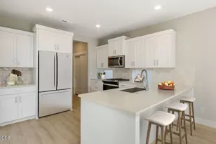 60849 SE Barstow Pl, Bend, OR 97702 - Photo 5