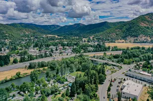 8775 Rogue River Hwy, Grants Pass, OR 97527 - Photo 33