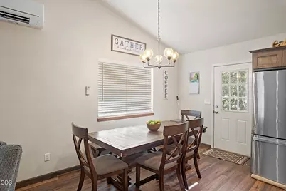 697 Jaynes Drive, Grants Pass, OR 97527 - Photo 11