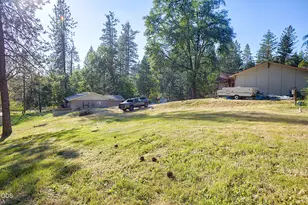 697 Jaynes Dr, Grants Pass, OR 97527 - Photo 27