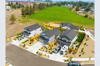 3774 NW 7th Lane, Redmond, OR 97756 - Photo 37