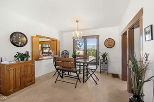 1083 Rossanley Dr, Medford, OR 97501 - Photo 13