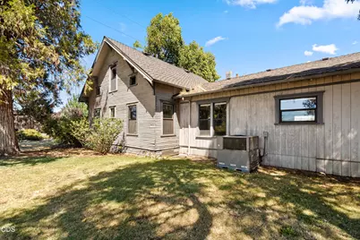 1083 Rossanley Drive, Medford, OR 97501 - Photo 5