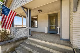 1083 Rossanley Dr, Medford, OR 97501 - Photo 3