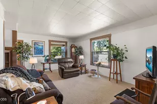 1083 Rossanley Dr, Medford, OR 97501 - Photo 11