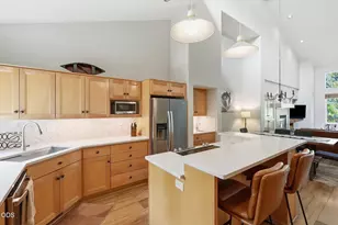 60527 Seventh Mountain Dr, Bend, OR 97702 - Photo 7