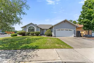 544 SW Anique Ln, Grants Pass, OR 97526 - Photo 1