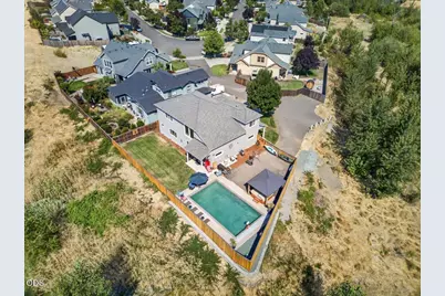 232 Willow Springs Drive, Talent, OR 97540 - Photo 3