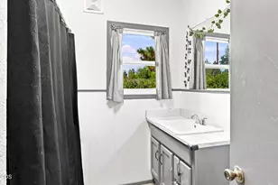 1055 California, Klamath Falls, OR 97601 - Photo 17