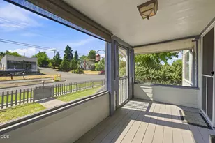 1055 California, Klamath Falls, OR 97601 - Photo 3