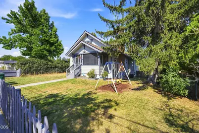 1055 California Avenue, Klamath Falls, OR 97601 - Photo 3