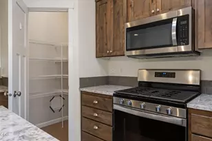 2920 NW Hemlock Ln, Redmond, OR 97756 - Photo 11