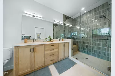 1315 NW Elgin Avenue #1 & 2, Bend, OR 97703 - Photo 5