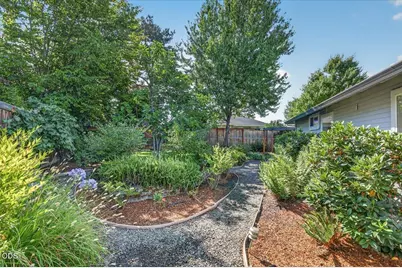 3516 Shawna Drive, Medford, OR 97504 - Photo 27