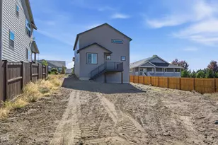 4615 SW Salmon Ave, Redmond, OR 97756 - Photo 17