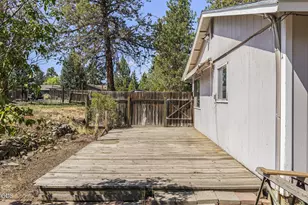 19929 Birch Ln, Bend, OR 97703 - Photo 17