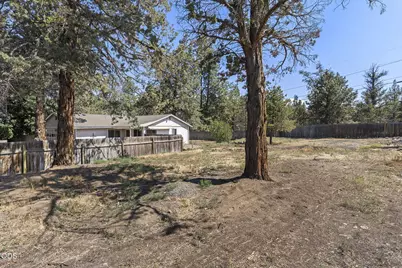 19929 Birch Lane, Bend, OR 97703 - Photo 23