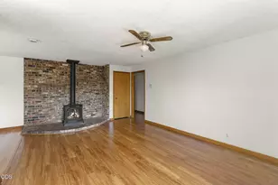 19929 Birch Ln, Bend, OR 97703 - Photo 9