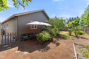 2004 NW Sarum Cir, Grants Pass, OR 97526 - Photo 25