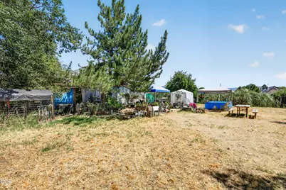 978 Cherry Street, Medford, OR 97501 - Photo 27