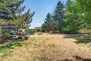 978 Cherry St, Medford, OR 97501 - Photo 27