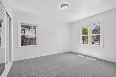 1203 Queen Anne Avenue, Medford, OR 97504 - Photo 33