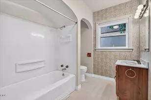 1203 Queen Anne Ave, Medford, OR 97504 - Photo 31