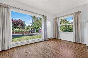 1203 Queen Anne Ave, Medford, OR 97504 - Photo 11