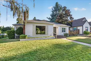 1203 Queen Anne Ave, Medford, OR 97504 - Photo 5