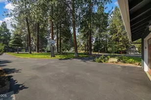 21001 SE King Hezekiah Way, Bend, OR 97702 - Photo 57