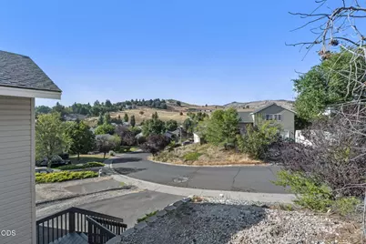 228 Angela Court, Klamath Falls, OR 97601 - Photo 9