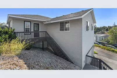 228 Angela Court, Klamath Falls, OR 97601 - Photo 5