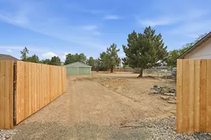 2563 SW Cascade Ave, Redmond, OR 97756 - Photo 19