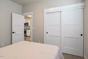 20534 Empire Ave, Bend, OR 97701 - Photo 19
