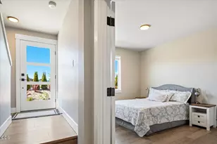 20534 Empire Ave, Bend, OR 97701 - Photo 3