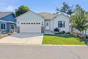 211 Christopher Way, Talent, OR 97540 - Photo 1