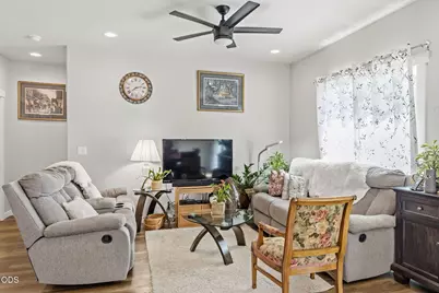 211 Christopher Way, Talent, OR 97540 - Photo 7
