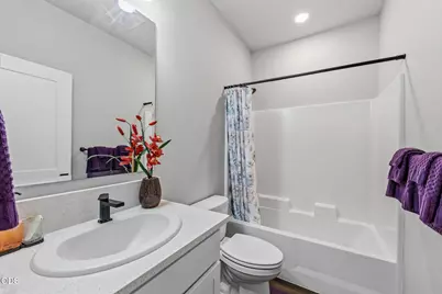 211 Christopher Way, Talent, OR 97540 - Photo 25