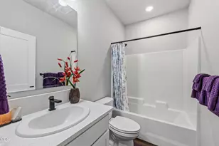 211 Christopher Way, Talent, OR 97540 - Photo 25