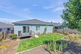211 Christopher Way, Talent, OR 97540 - Photo 31