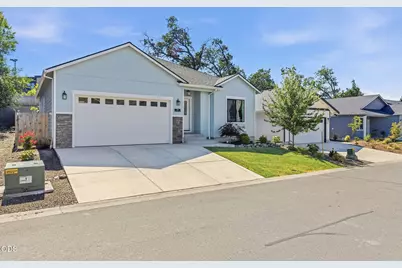 211 Christopher Way, Talent, OR 97540 - Photo 33