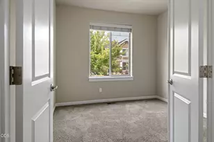 2910 SW Yew Park Ln, Redmond, OR 97756 - Photo 9