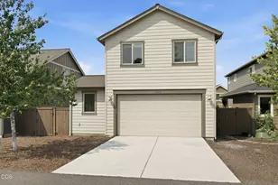 2910 SW Yew Park Ln, Redmond, OR 97756 - Photo 21