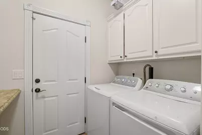 1981 Bluegrass Drive, Central Point, OR 97502 - Photo 23