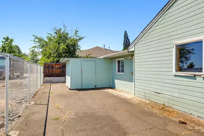 1265 Corona Avenue, Medford, OR 97504 - Photo 13